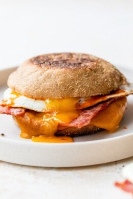 bacon egg and cheese sandwich