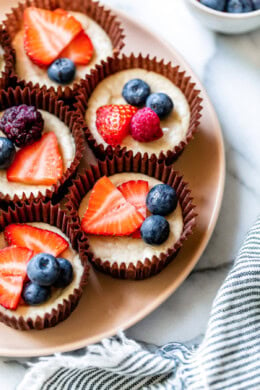 Cheesecake Cupcakes with berries